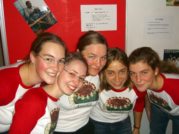 Hier sollten Sie die vier Mädels vom Weltkuchen-Tag-Team sehen